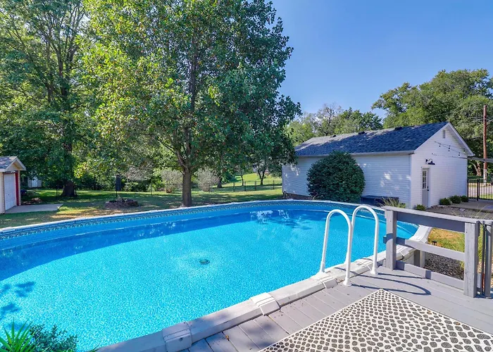 Fire Pit & Fenced Yard! Peaceful *